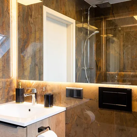 Apartament Exclusive Mit Tiefgarage In Naehe Messe-bmw-porsche-dhl-flughafen-flugzeugwerk Der Deutsche Aircraft Lipsk