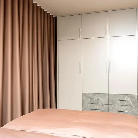 Exclusive Mit Tiefgarage In Naehe Messe-bmw-porsche-dhl-flughafen-flugzeugwerk Der Deutsche Aircraft