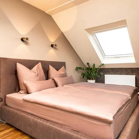 Exclusive Mit Tiefgarage In Nähe Messe-bmw-porsche-dhl-flughafen-flugzeugwerk Der Deutsche Aircraft * Leipzig