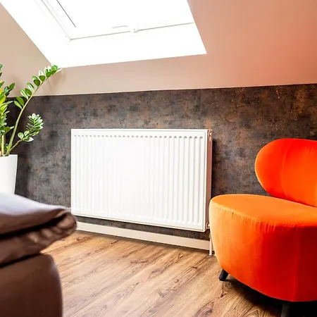 Exclusive Mit Tiefgarage In Naehe Messe-bmw-porsche-dhl-flughafen-flugzeugwerk Der Deutsche Aircraft Apartamento