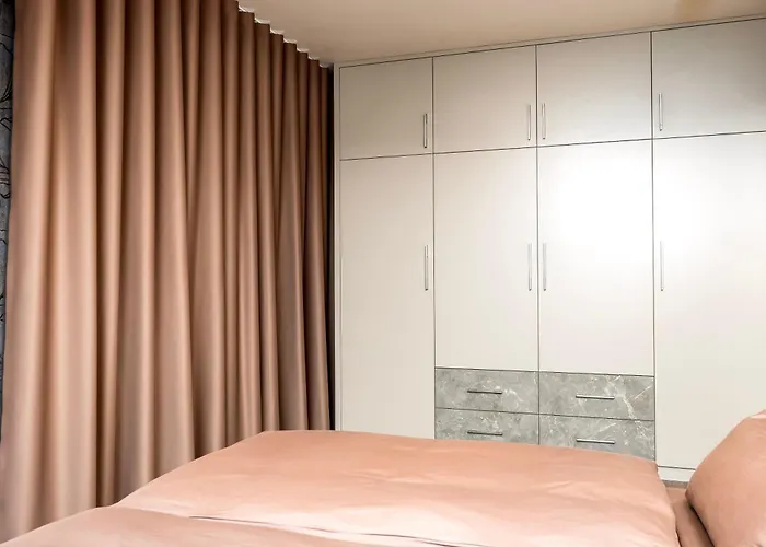 Exclusive Mit Tiefgarage In Naehe Messe-bmw-porsche-dhl-flughafen-flugzeugwerk Der Deutsche Aircraft